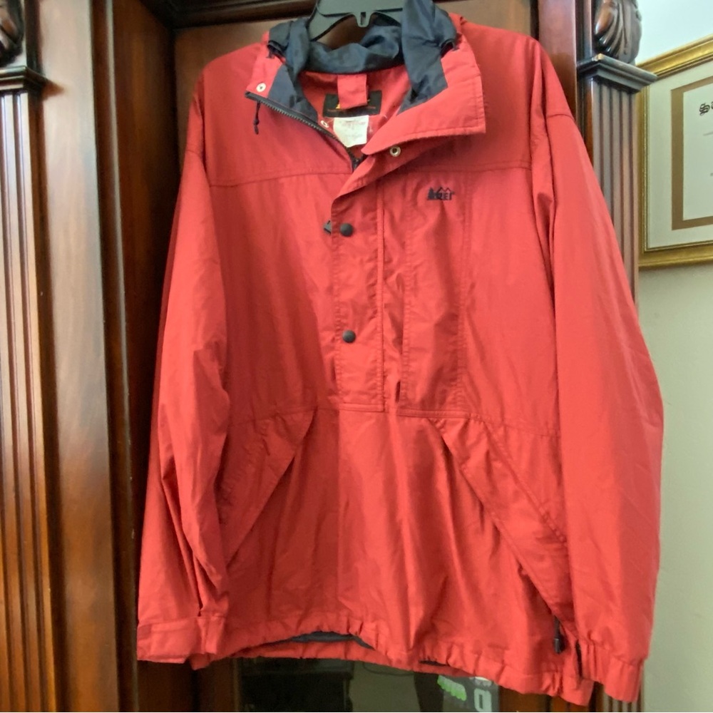 Vtg REI Jacket Men’s S Red Hooded Mesh Lined Raincoat Hiking High Performance